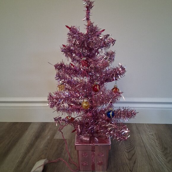 Vintage Tinsel Christmas Tree 24" Lights And Ornaments - Picture 1 of 5